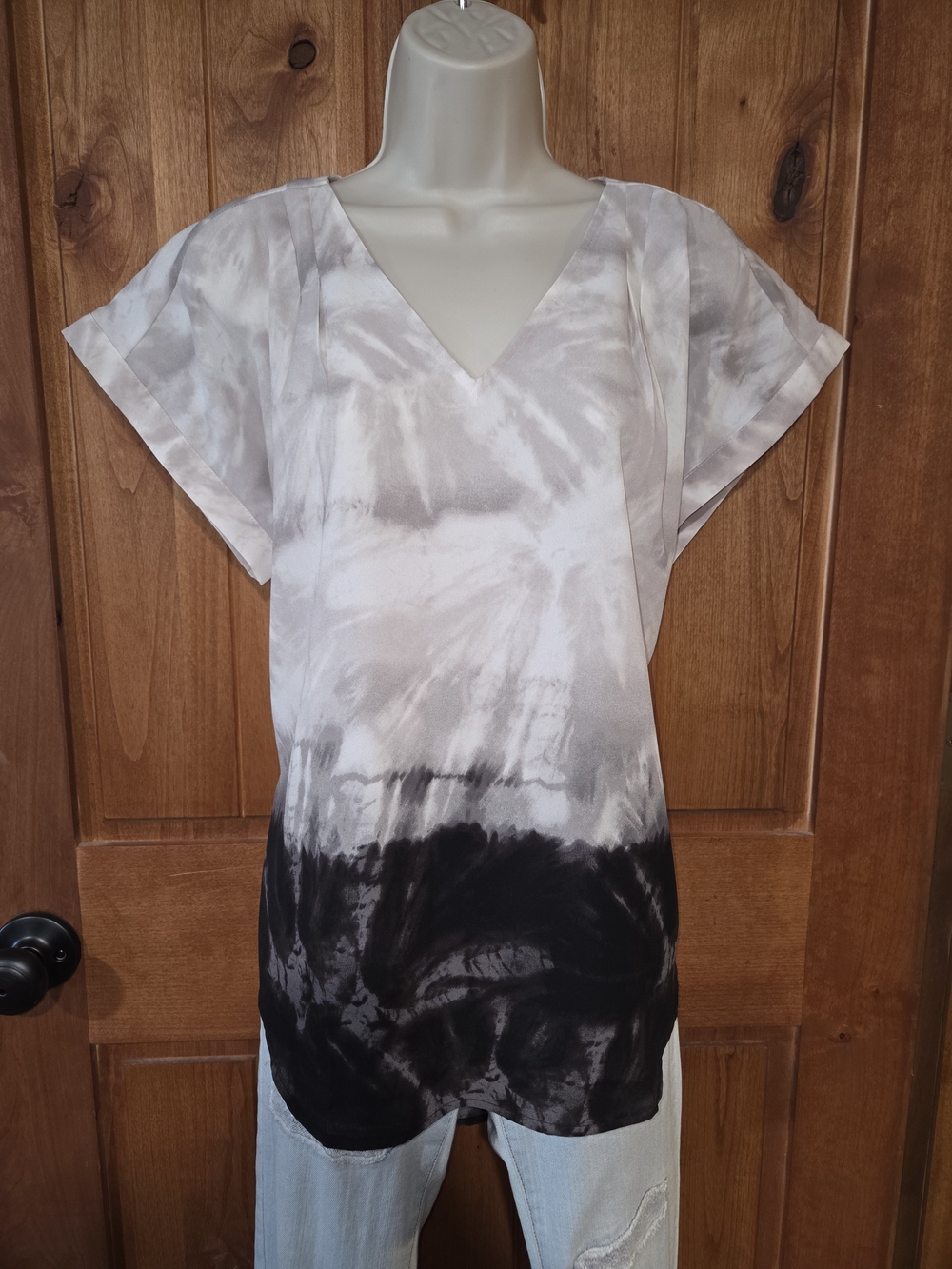 Simply Vera Vera Wang Gray & Black Tie-Dye V-Neck Tunic